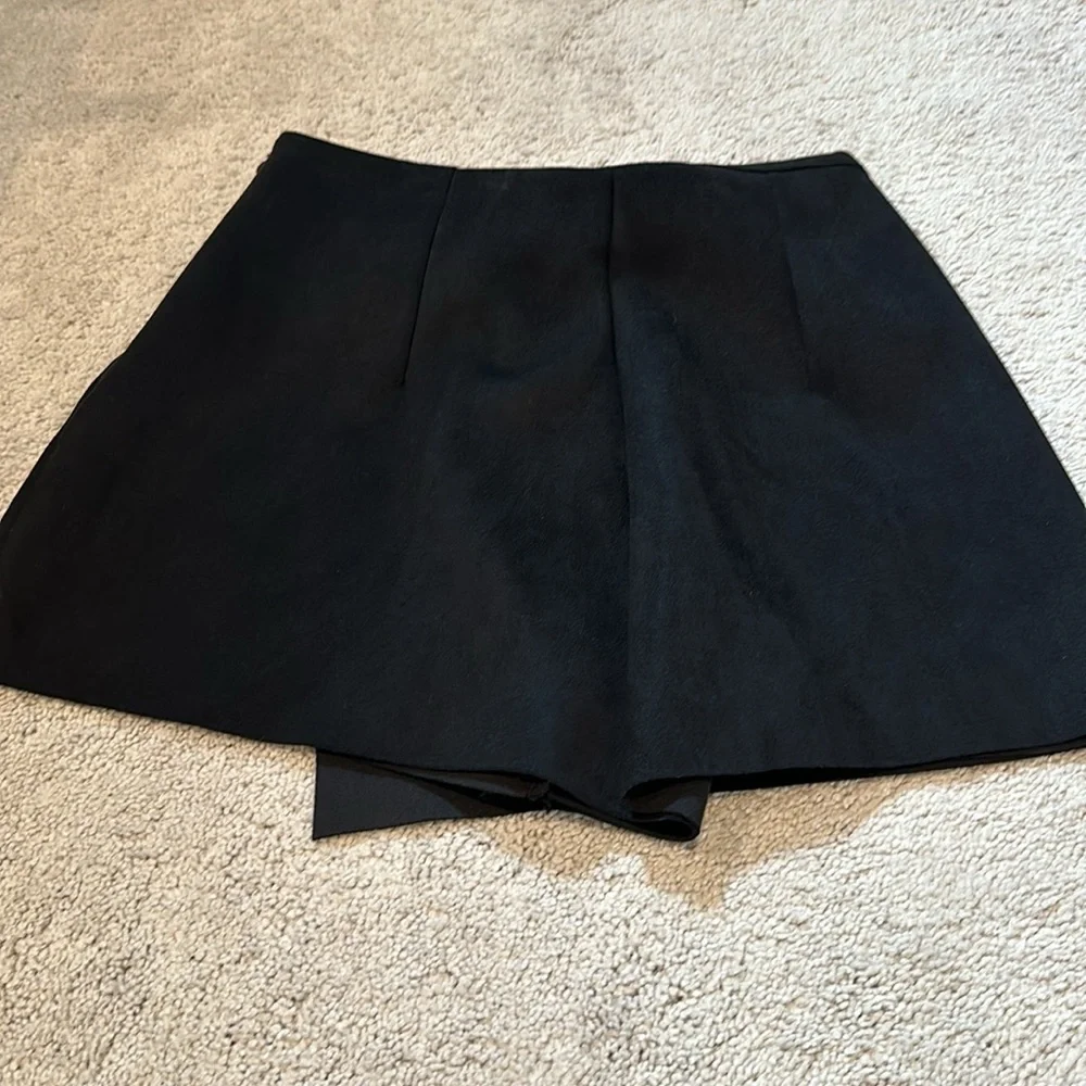Zara black suede squart - Picture 2 of 2